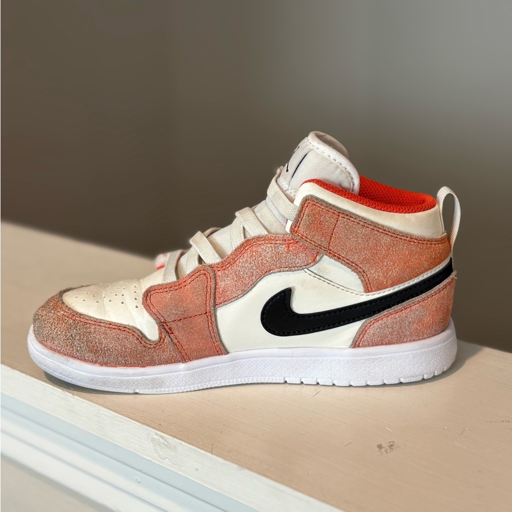 Jordan 1 Mid Alt SE Orange Suede GS DZ4470-800 Kids Youth Size 2Y - Picture 4 of 9